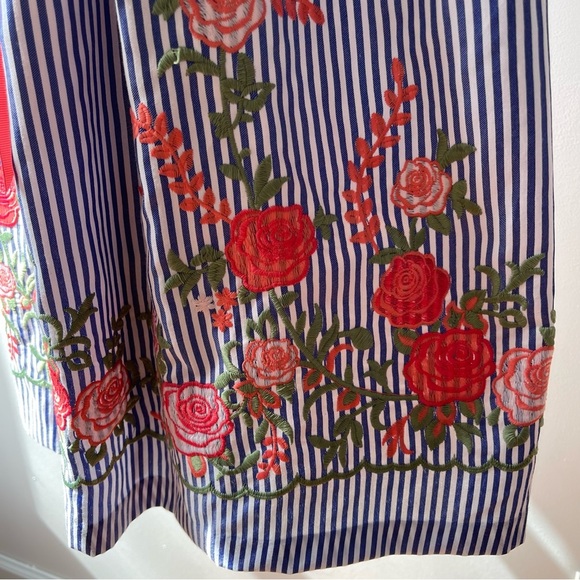 Madison Leigh Blue dress with embroidered flower detail 2P - Picture 7 of 8